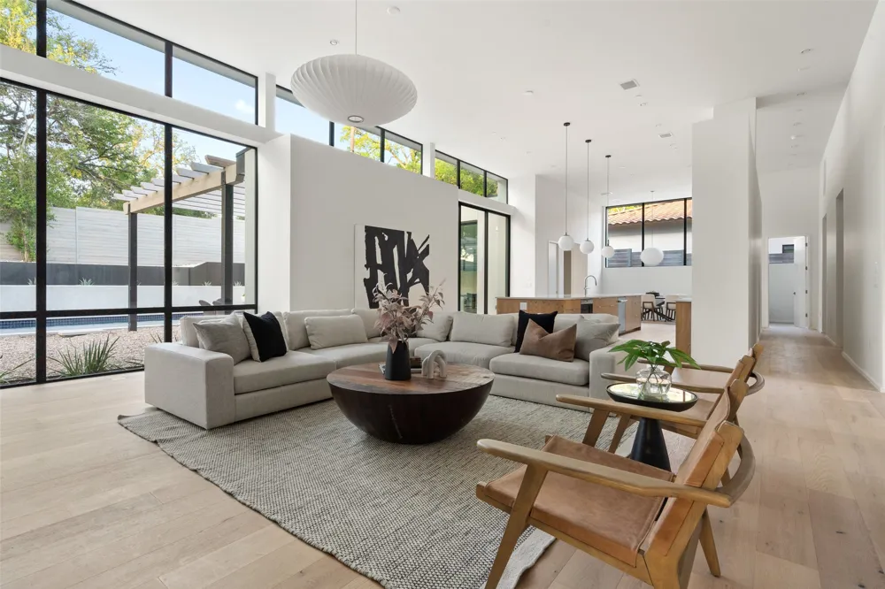 2704 Mountain Laurel Drive