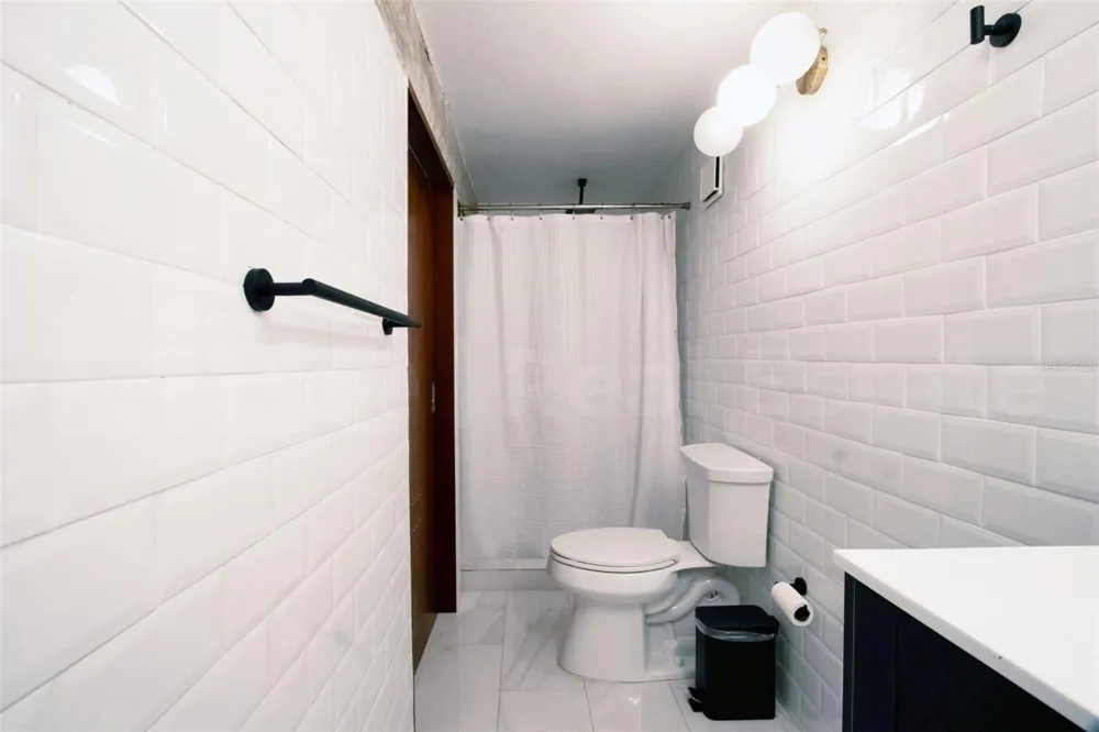 203 RECINTO SUR STREET #2 Old San Juan, PR 00901