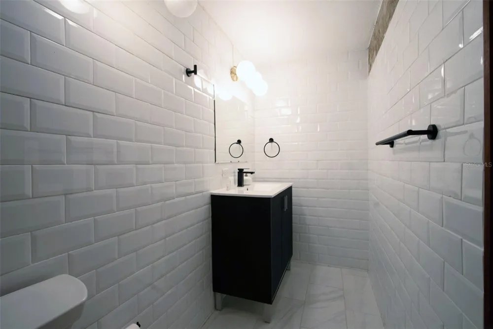 203 RECINTO SUR STREET #2 Old San Juan, PR 00901