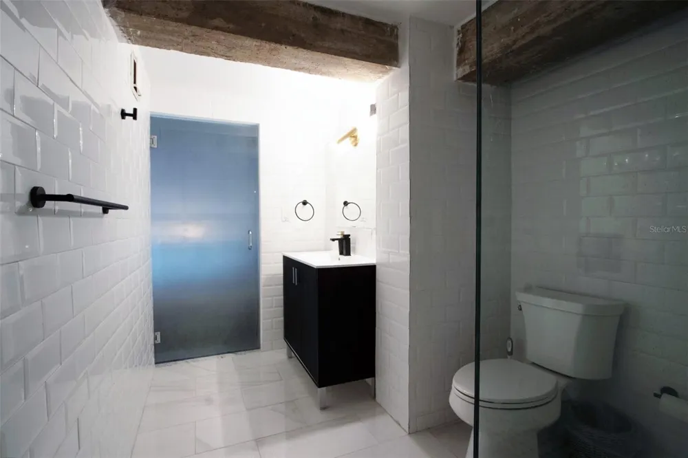 203 RECINTO SUR STREET #2 Old San Juan, PR 00901