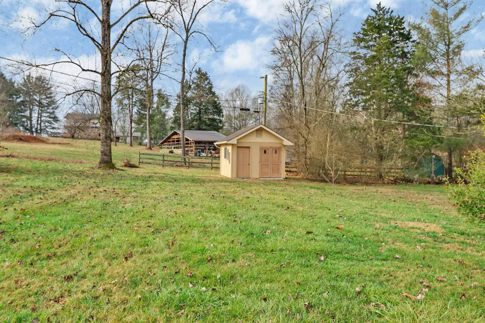 1209 Sequatchie Rd Pikeville, TN 37367
