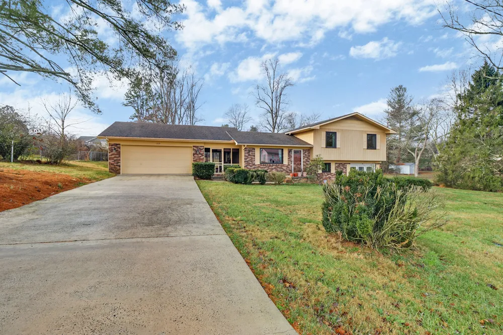 1209 Sequatchie Rd Pikeville, TN 37367