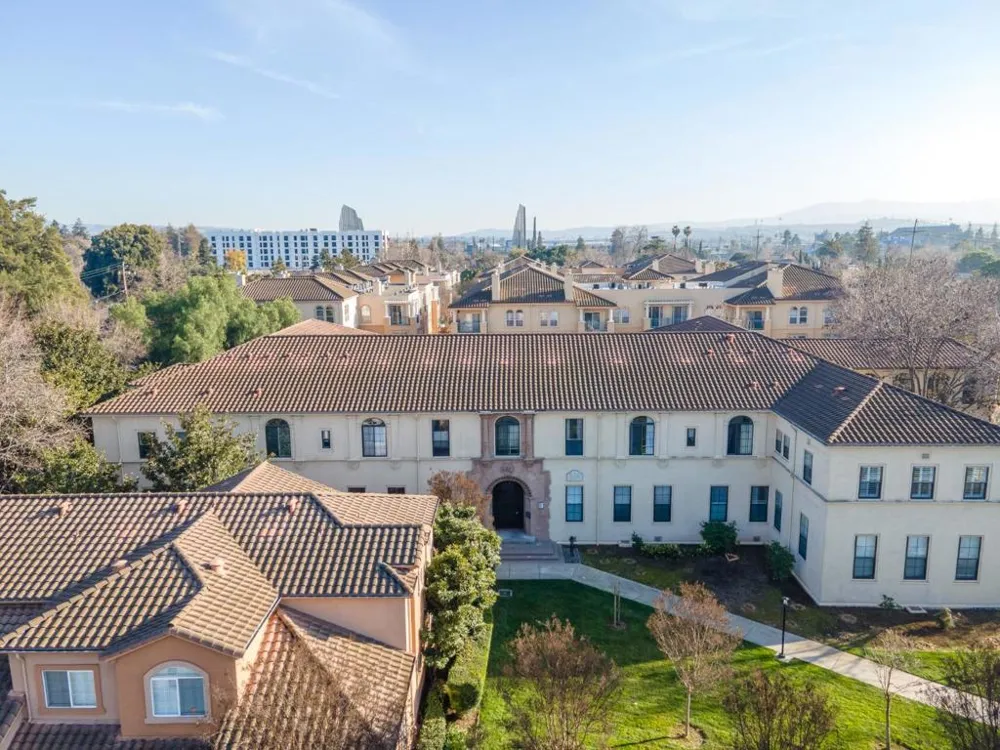 516 Martha Street #202