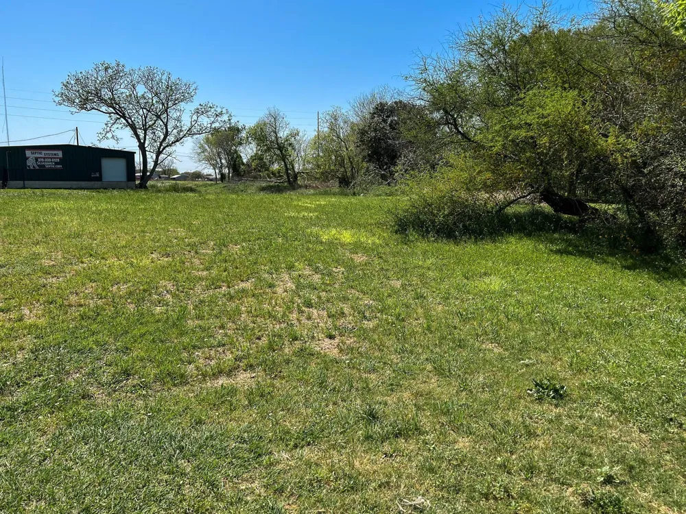 W Jackson El Campo, TX 77437