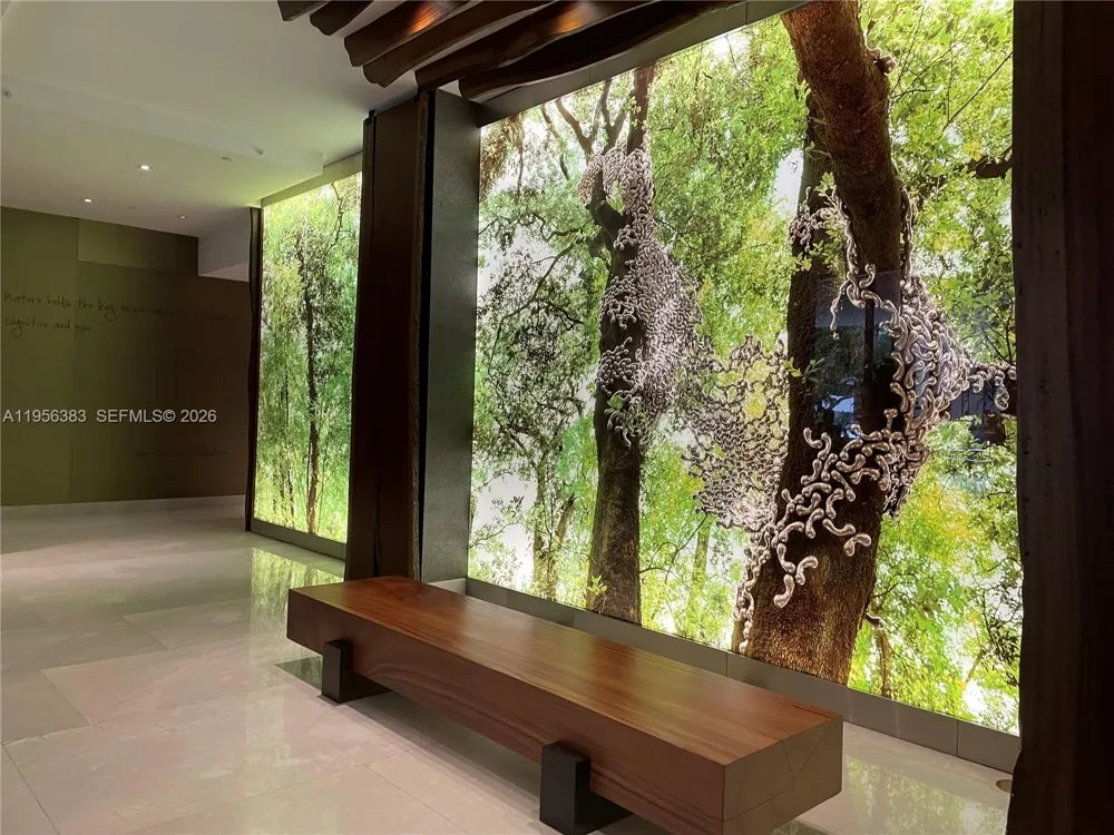 1010 Brickell Ave #3708