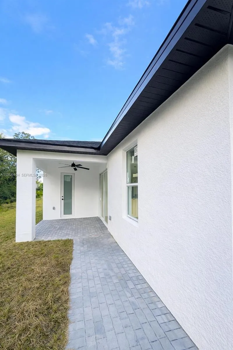 3901 E 19th St Lehigh Acres, FL 33972