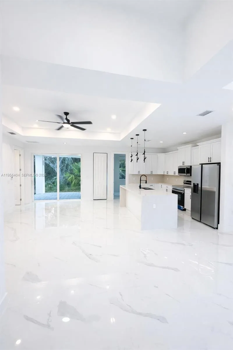 3901 E 19th St Lehigh Acres, FL 33972