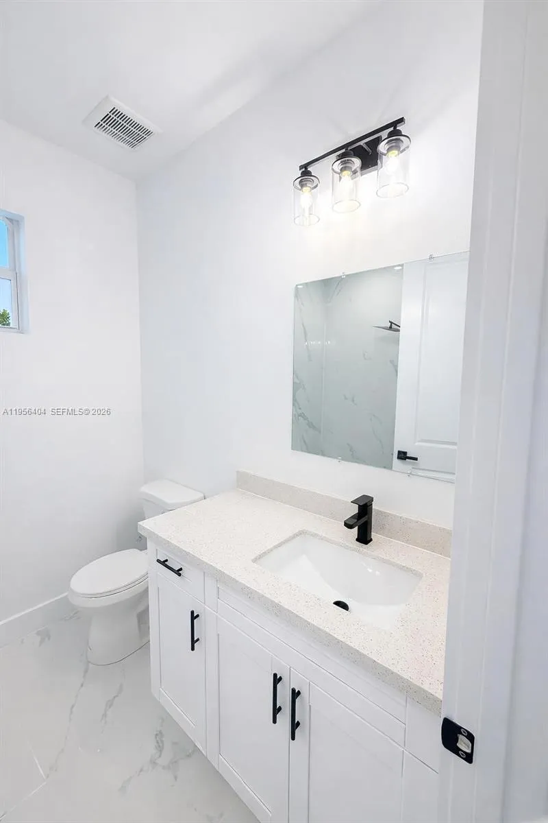3901 E 19th St Lehigh Acres, FL 33972