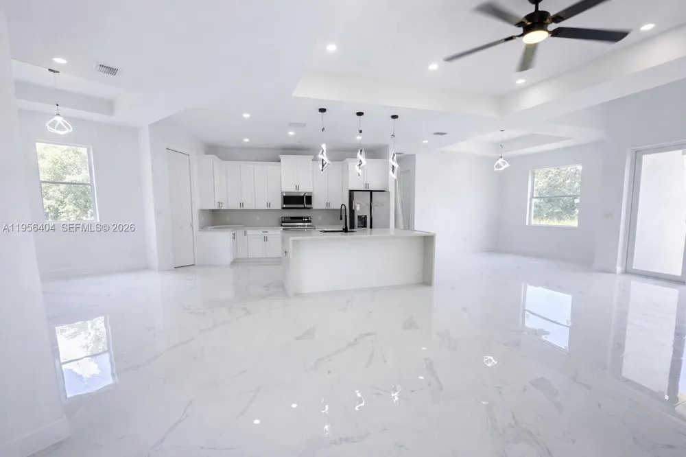3901 E 19th St Lehigh Acres, FL 33972