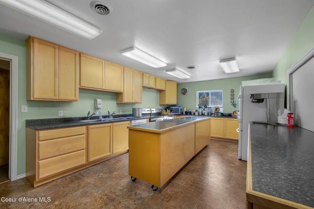 19459 W Riverview Drive Post Falls, ID 83854