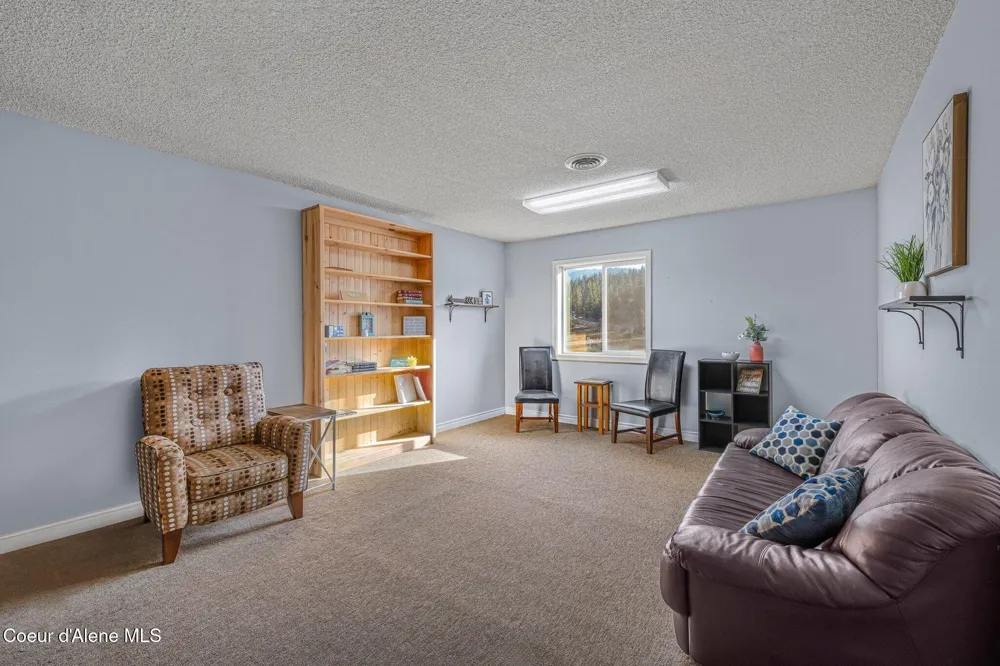19459 W Riverview Drive Post Falls, ID 83854