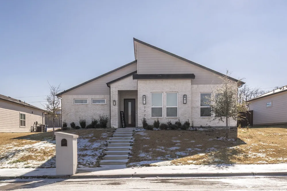 7722 Oak Garden Trail