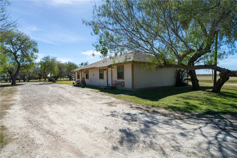 990 E FM 628 Riviera, TX 78379