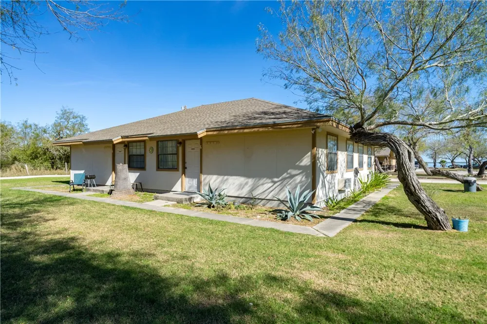 990 E FM 628 Riviera, TX 78379