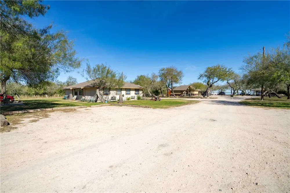 990 E FM 628 Riviera, TX 78379