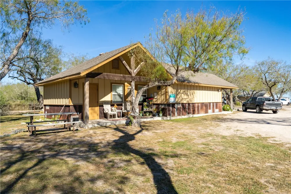 990 E FM 628 Riviera, TX 78379