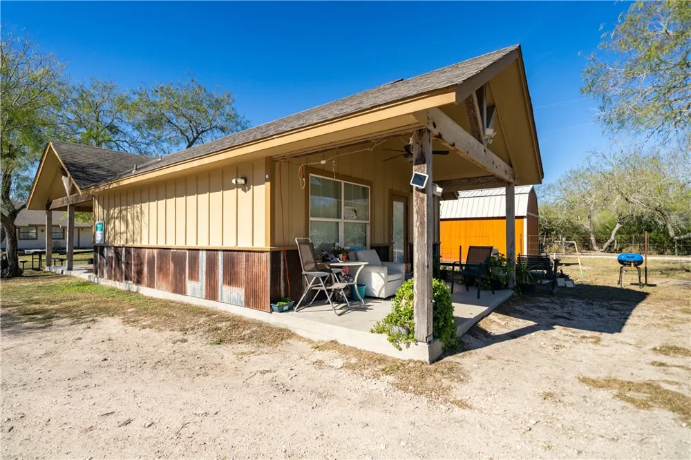 990 E FM 628 Riviera, TX 78379