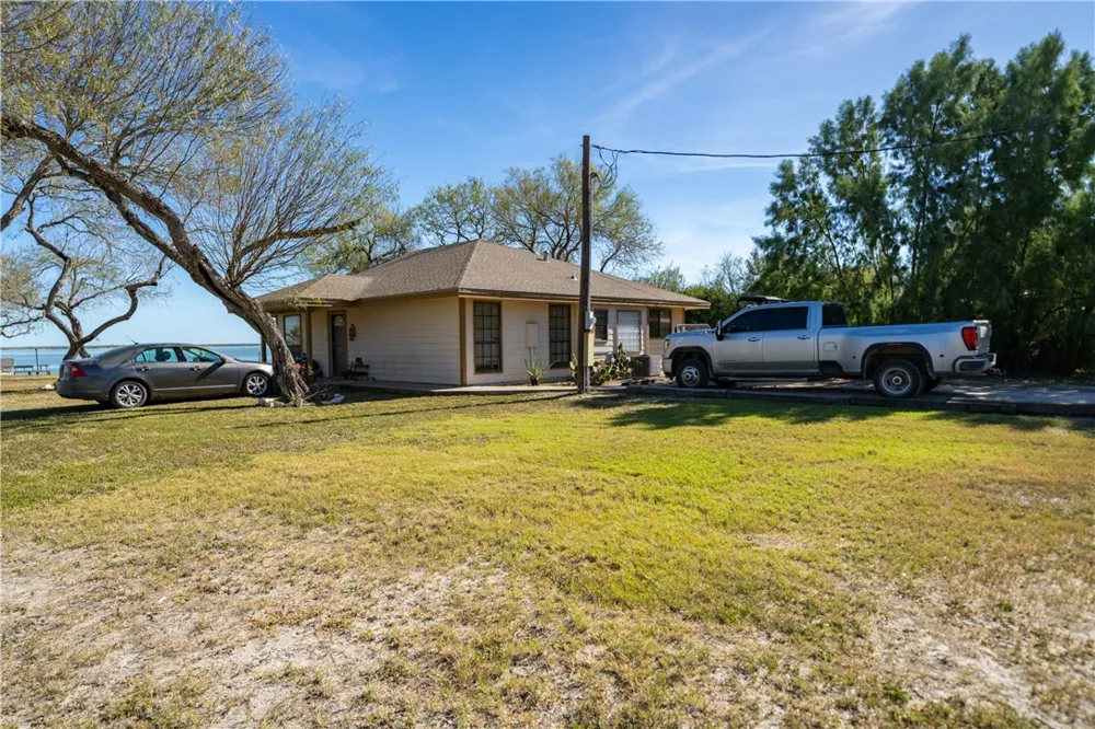 990 E FM 628 Riviera, TX 78379
