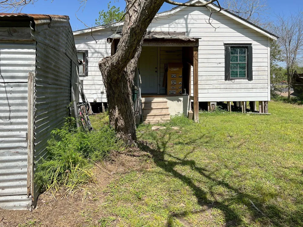 103 Avenue I El Campo, TX 77437