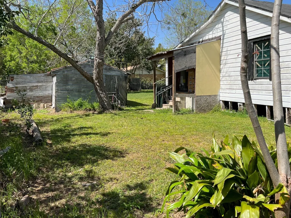 103 Avenue I El Campo, TX 77437