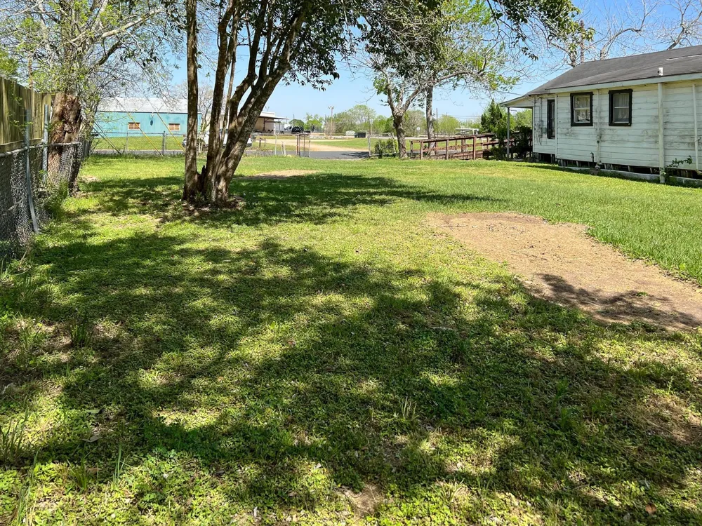 103 Avenue I El Campo, TX 77437