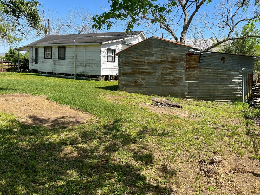 103 Avenue I El Campo, TX 77437