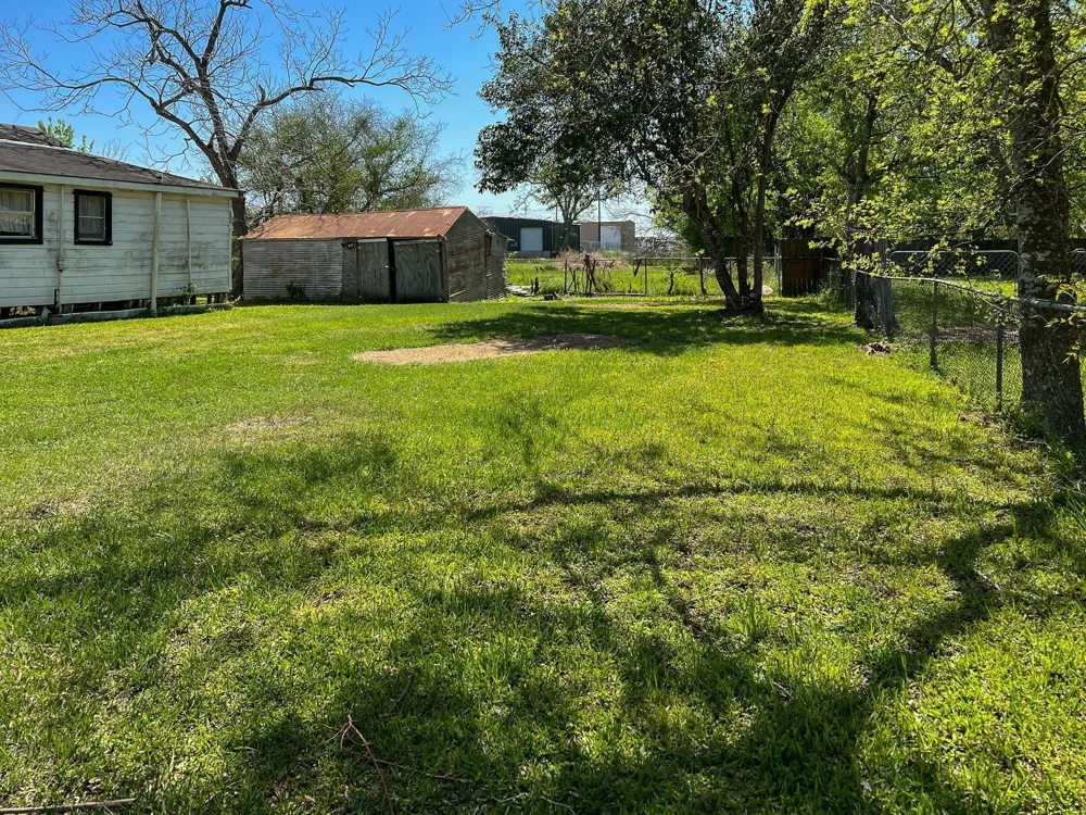 103 Avenue I El Campo, TX 77437