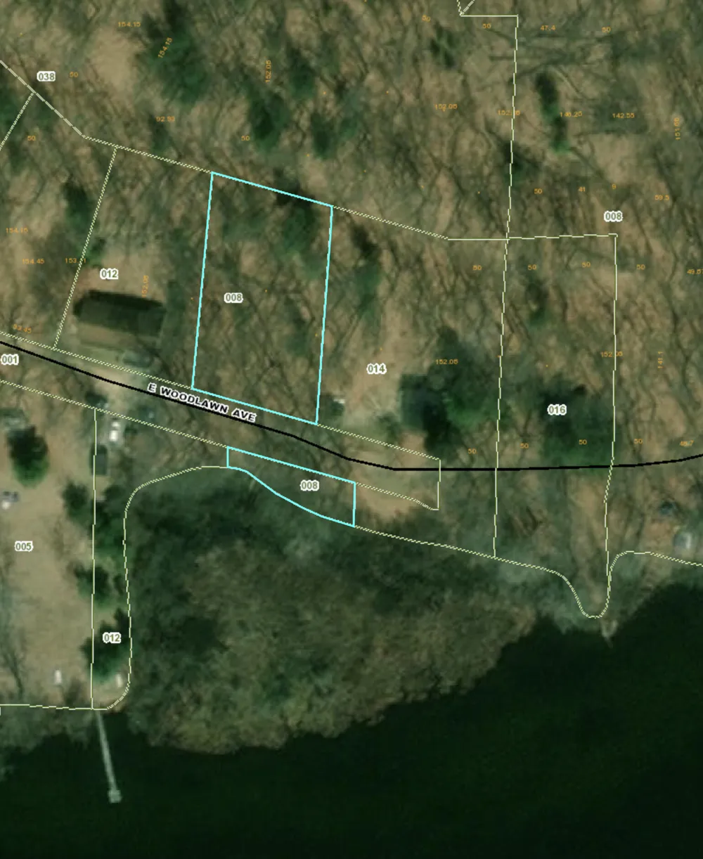E Woodlawn Avenue Newaygo, MI 49337