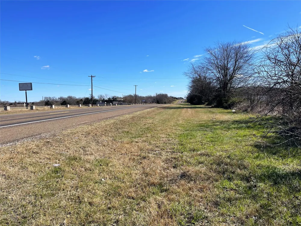 1585 W Highway 84 Mexia, TX 76667