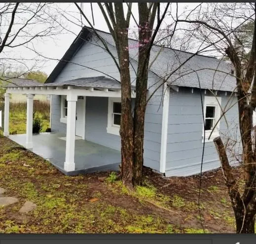 1323 S Hairston Road S