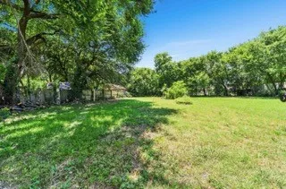 2221 Varsity Drive Grand Prairie, TX 75051
