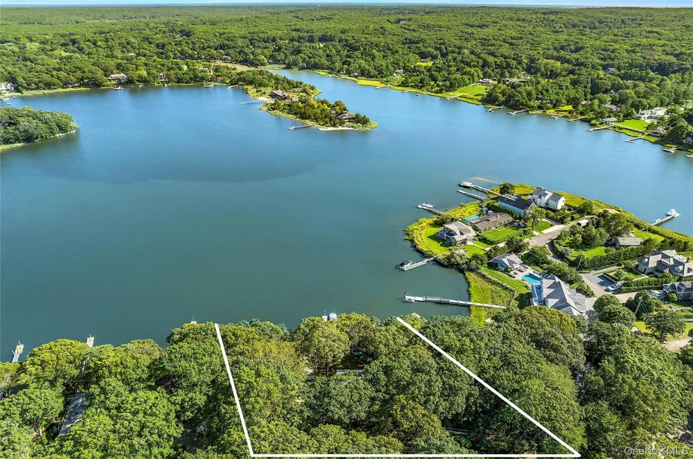 210 Redwood Road Sag Harbor, NY 11963