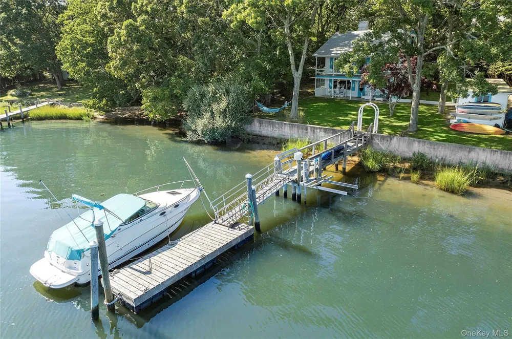210 Redwood Road Sag Harbor, NY 11963