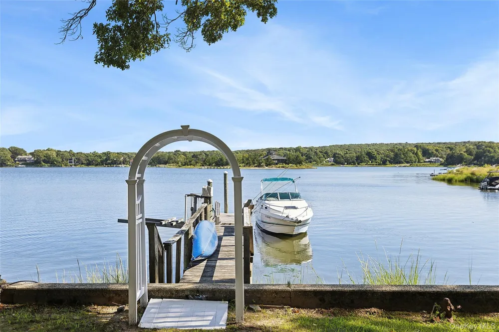 210 Redwood Road Sag Harbor, NY 11963