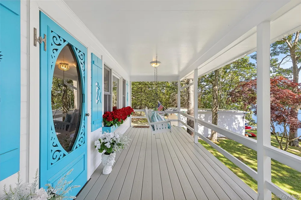 210 Redwood Road Sag Harbor, NY 11963