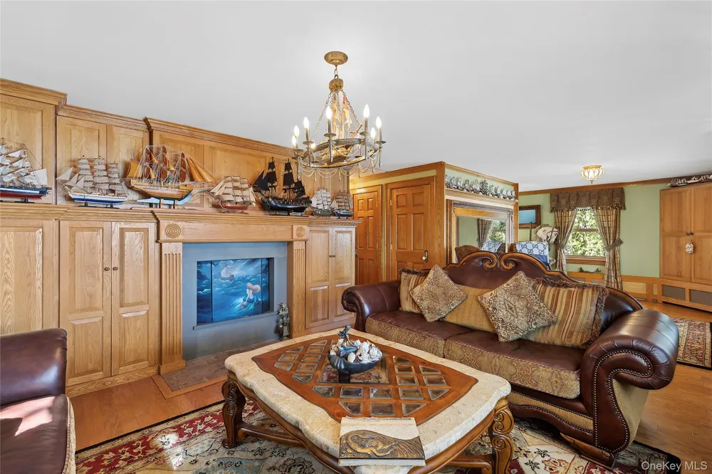 210 Redwood Road Sag Harbor, NY 11963