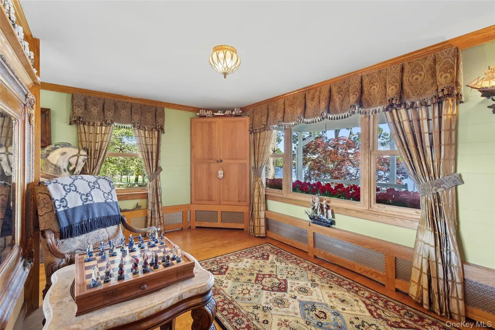 210 Redwood Road Sag Harbor, NY 11963