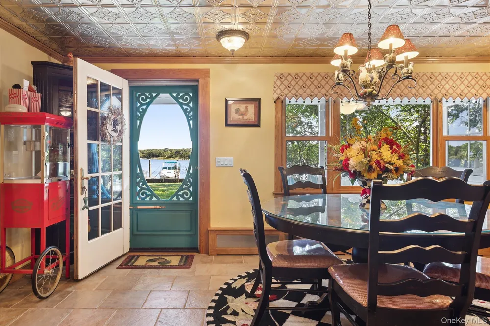 210 Redwood Road Sag Harbor, NY 11963