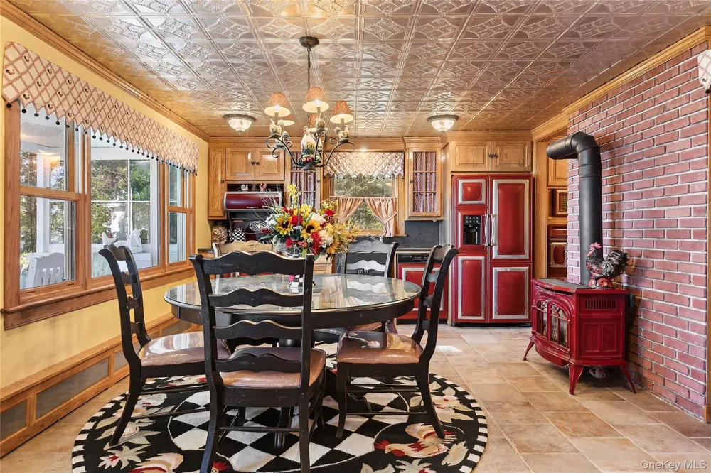 210 Redwood Road Sag Harbor, NY 11963