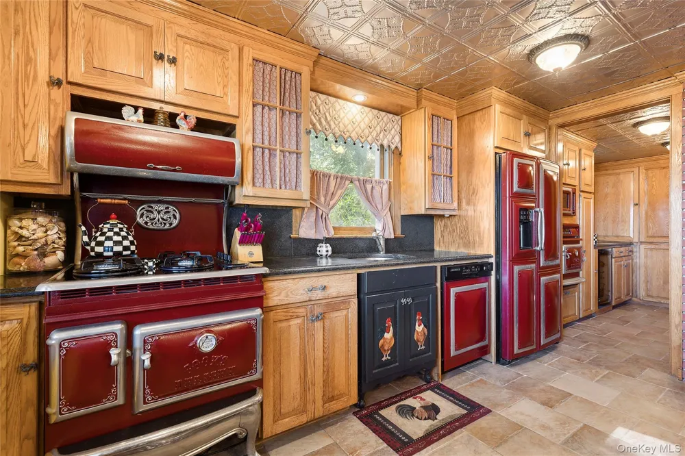 210 Redwood Road Sag Harbor, NY 11963