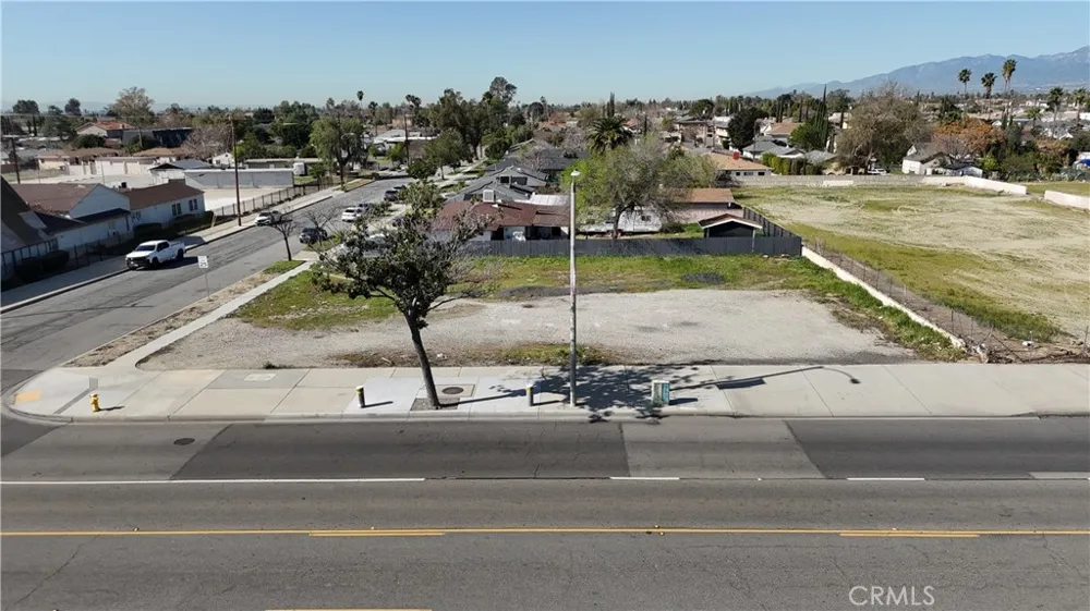 9098 Sierra Fontana, CA 92335