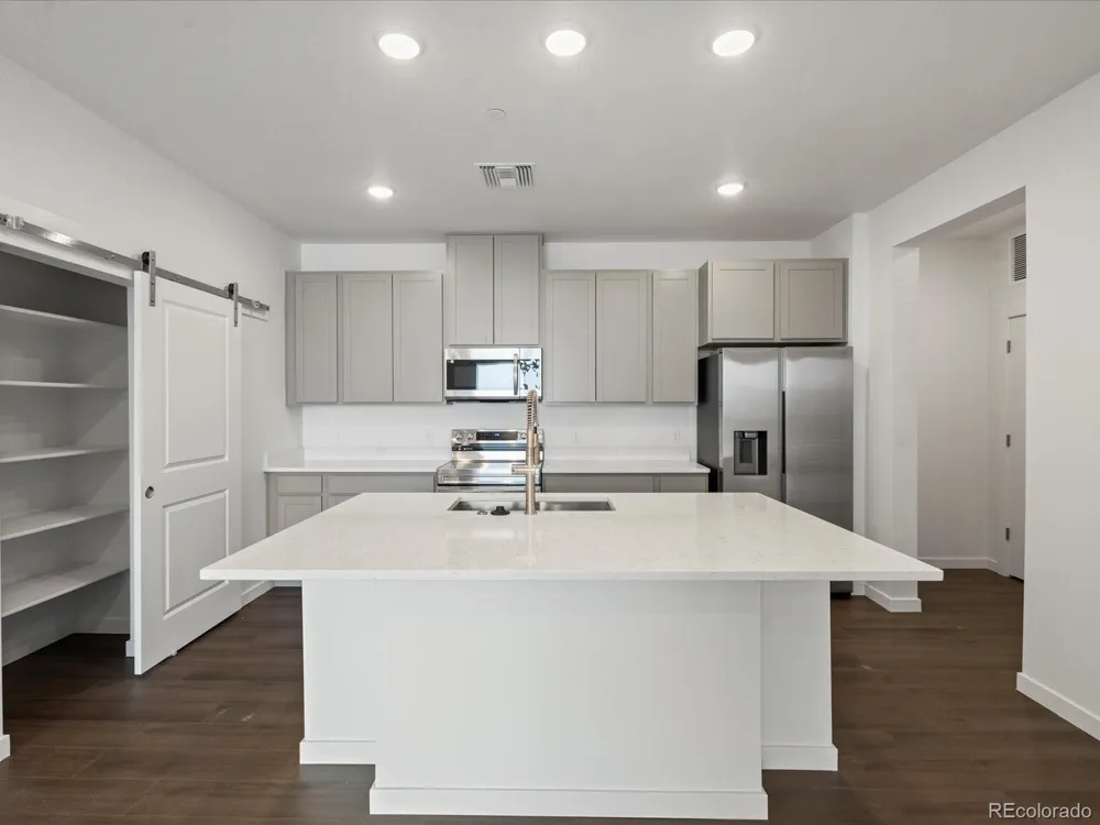 6153 Ceylon Street #304