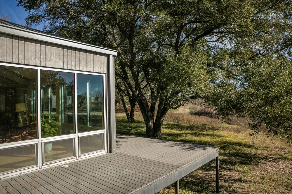 11107 Mt Falls School Road Washington, TX 77880