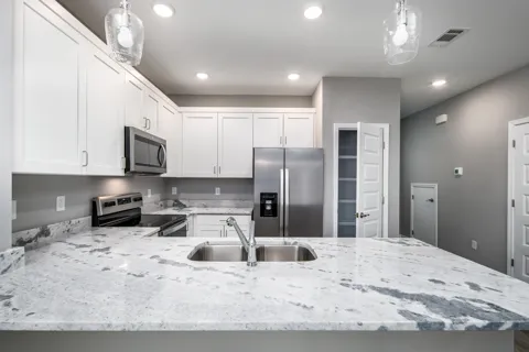 959 Skylark Road