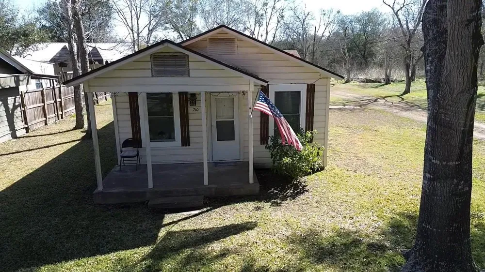 710 Milam Avenue Eagle Lake, TX 77434