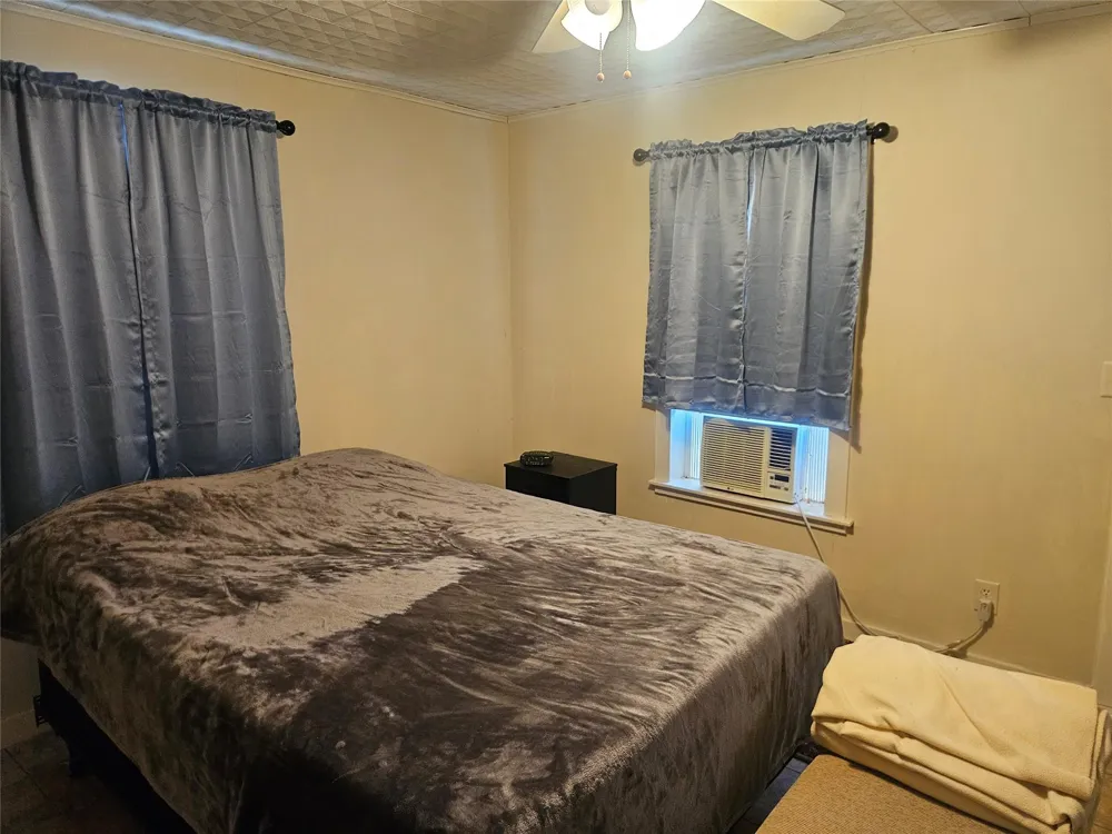 710 Milam Avenue Eagle Lake, TX 77434