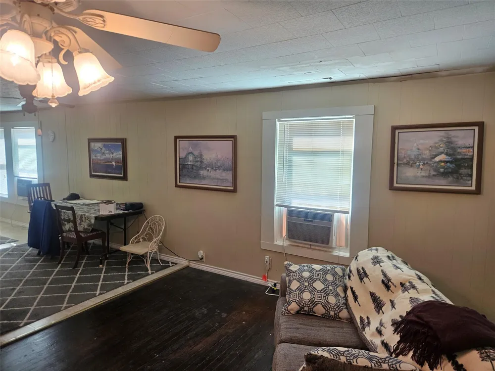 710 Milam Avenue Eagle Lake, TX 77434