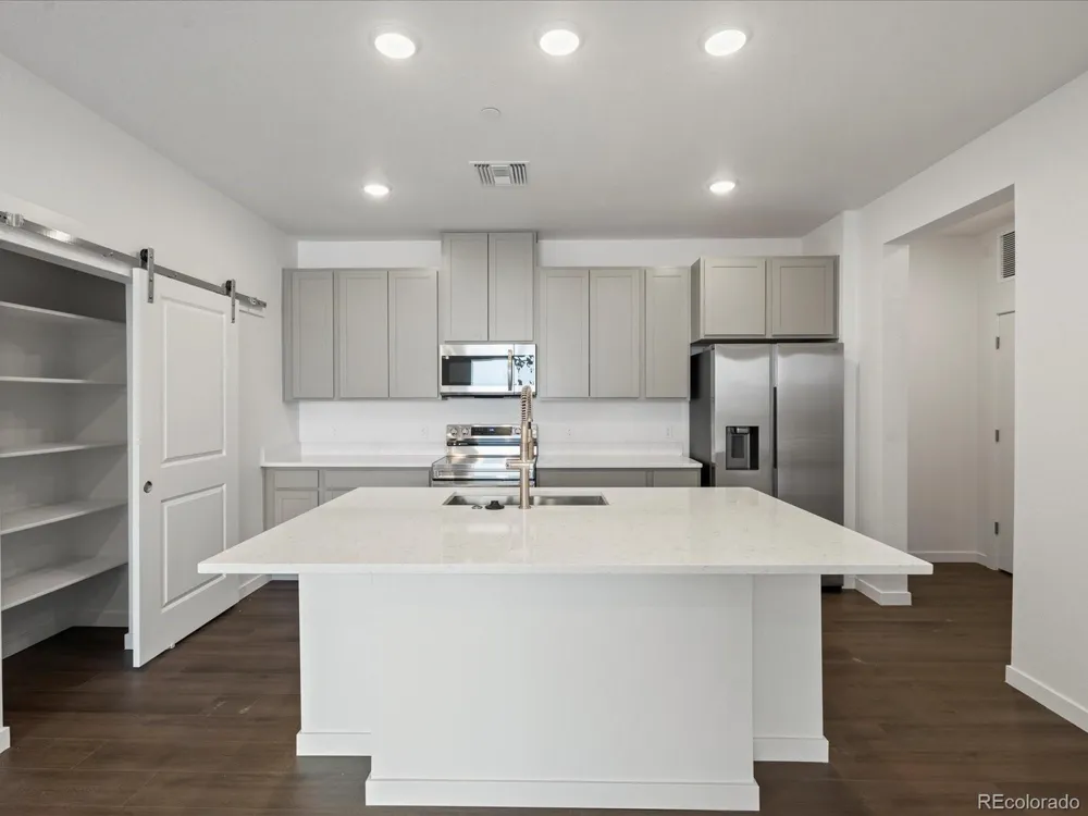 6153 Ceylon Street #304