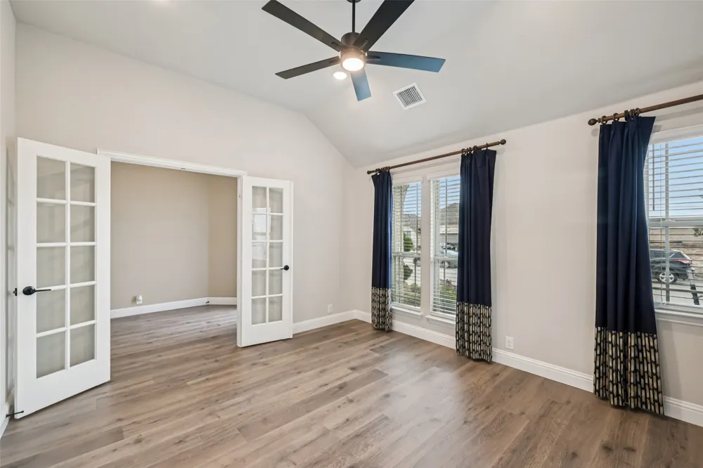 121 Emperor Oak Court Balch Springs, TX 75181