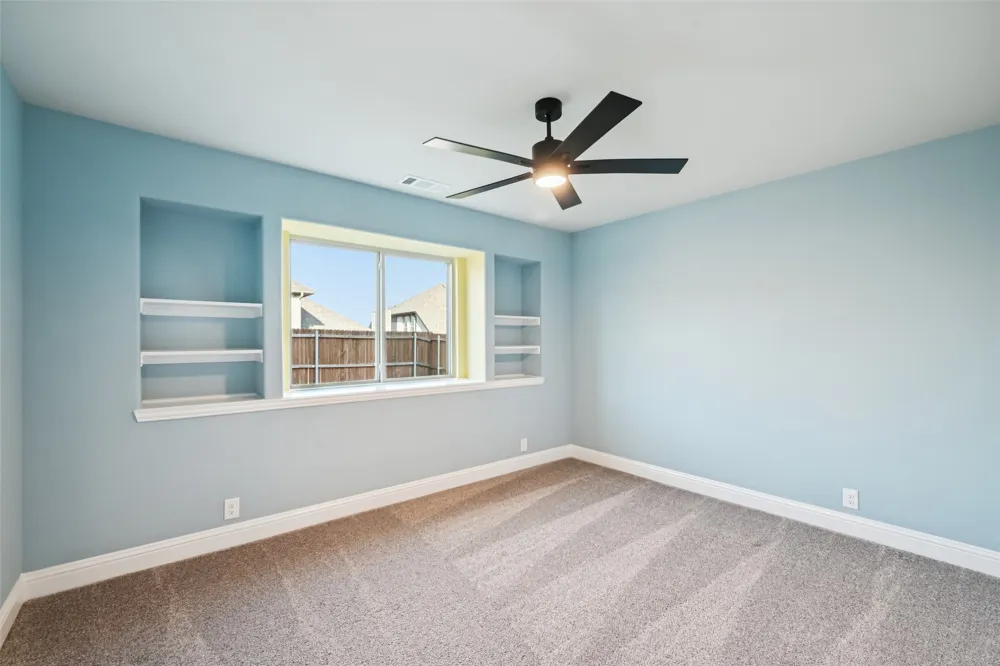 121 Emperor Oak Court Balch Springs, TX 75181